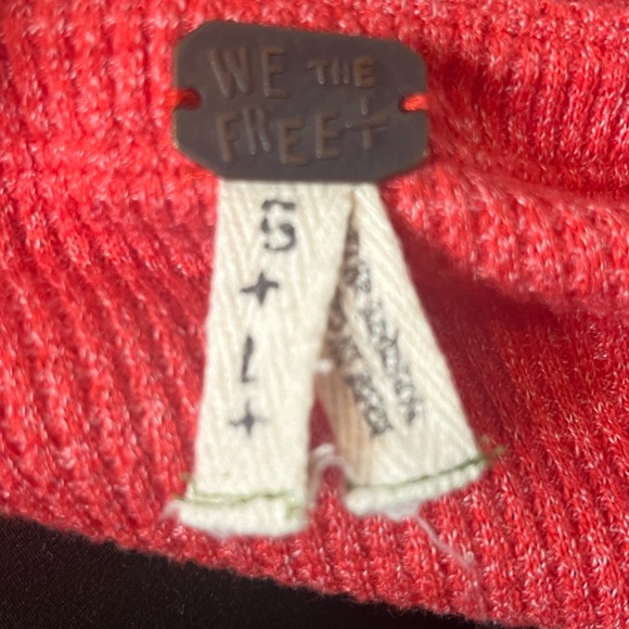 EUC | We the Free | Free People | Red Blossom Waffle Knit Top | Size L - Picture 6 of 7